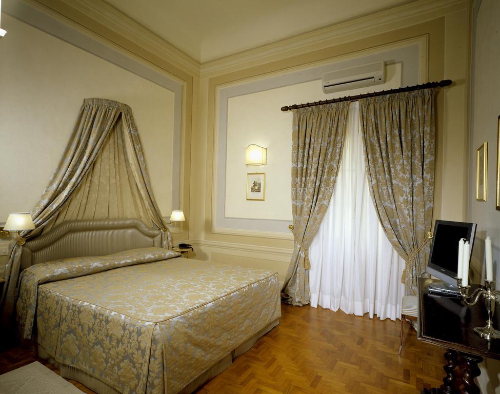 Palazzo Niccolini Al Duomo Residenza D'Epoca Hotel Florença Quarto foto